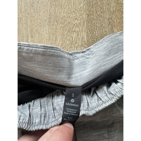 Lululemon Men's Surge Short 4" Lined in Light Gray Size Small - Picture 4 of 7